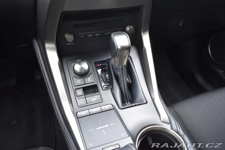 Lexus Ostatní modely NX 300h 2.5 4x4*KEYLESS*KAMERA*DP 2020