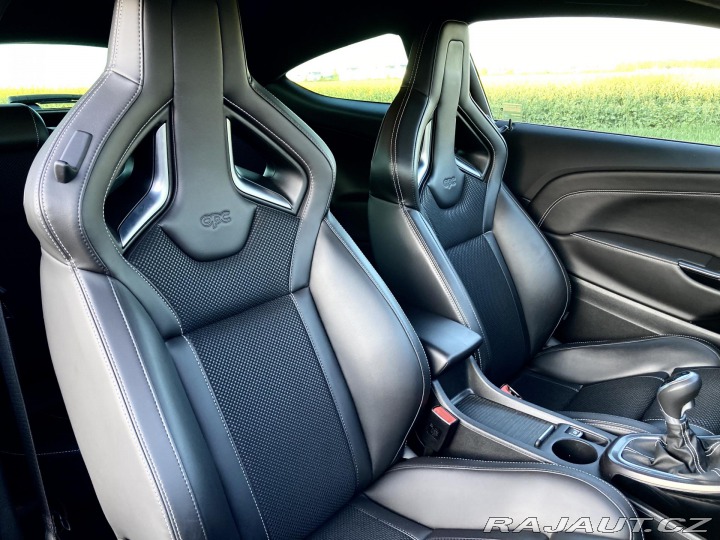Opel Astra OPC 2,0 Turbo 206kW 2012