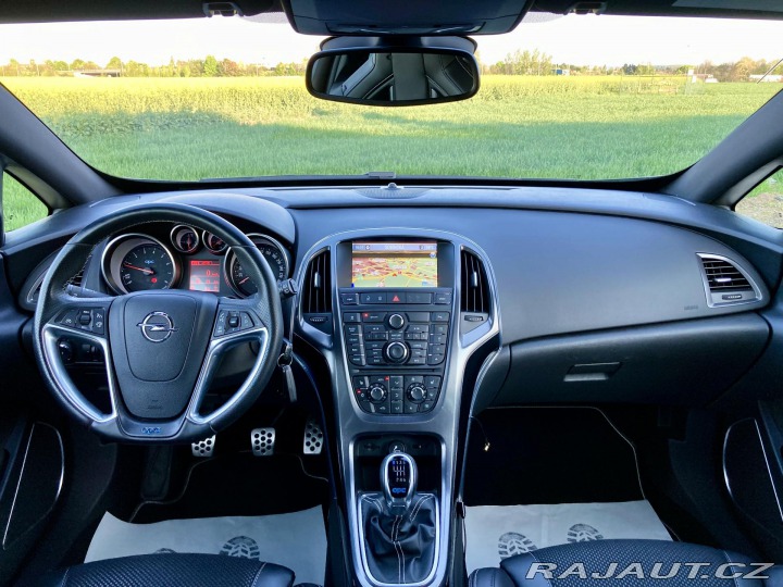 Opel Astra OPC 2,0 Turbo REZERVACE 2012