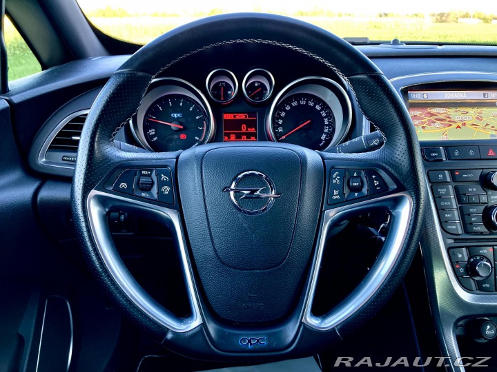 Opel Astra OPC 2,0 Turbo 206kW 2012