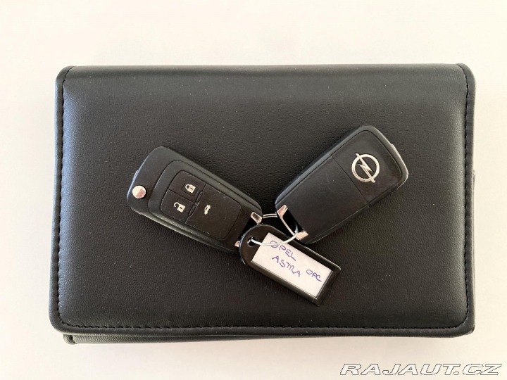 Opel Astra OPC 2,0 Turbo REZERVACE 2012