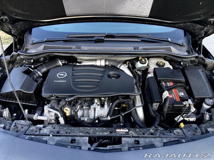 Opel Astra OPC 2,0 Turbo 206kW 2012