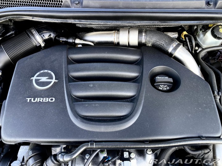 Opel Astra OPC 2,0 Turbo 206kW 2012