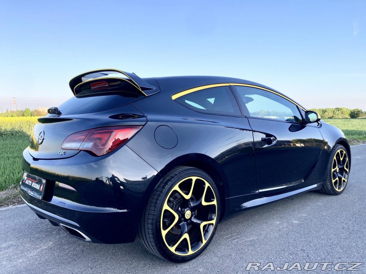 Opel Astra OPC 2,0 Turbo 206kW 2012