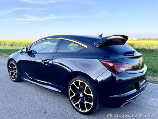 Opel Astra OPC 2,0 Turbo 206kW 2012