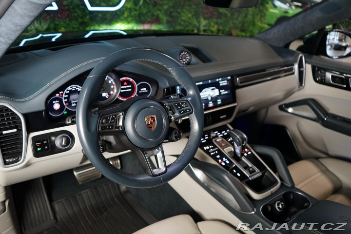 Porsche Cayenne Turbo Coupé Burmester Zár 2019