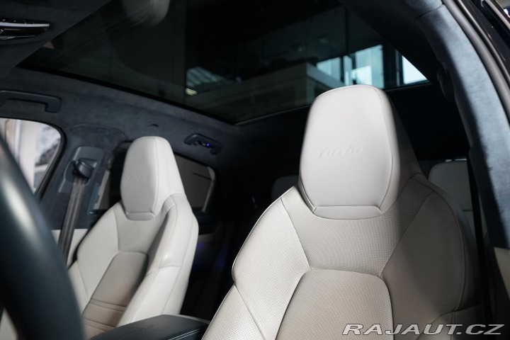 Porsche Cayenne Turbo Coupé Burmester Zár 2019