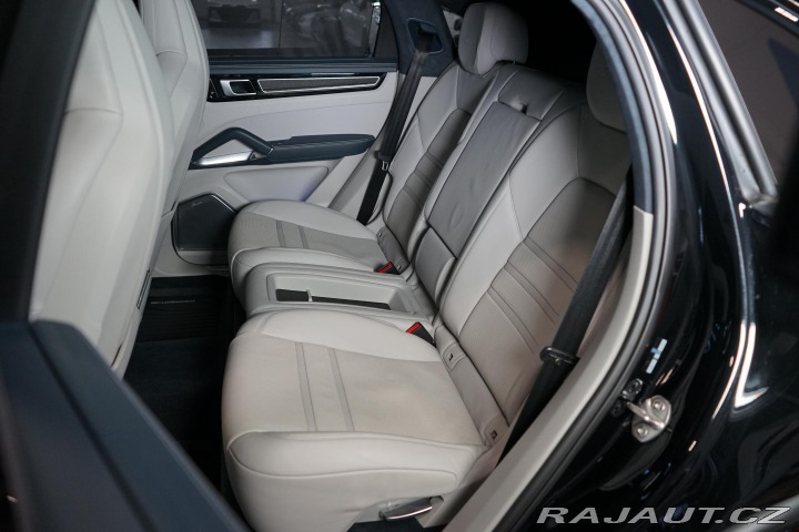 Porsche Cayenne Turbo Coupé Burmester Zár 2019