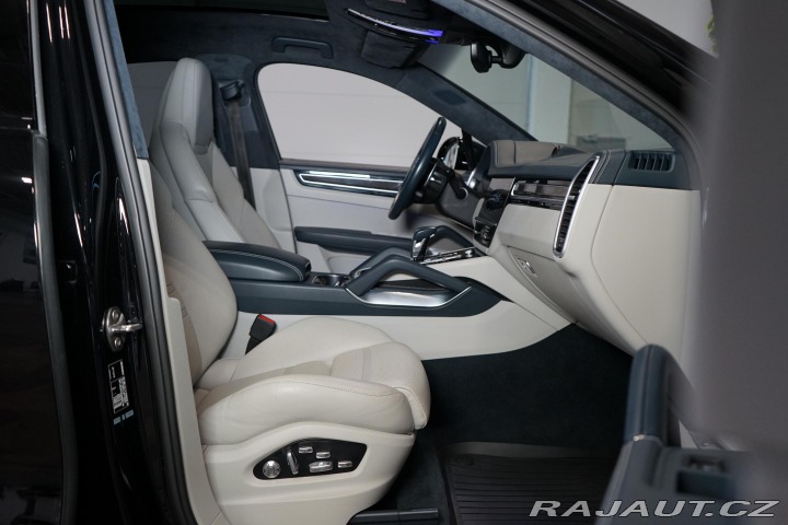 Porsche Cayenne Turbo Coupé Burmester Zár 2019
