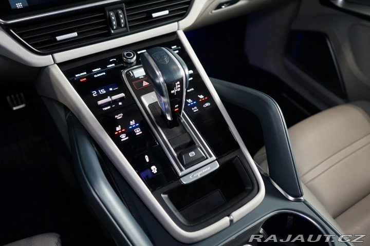 Porsche Cayenne Turbo Coupé Burmester Zár 2019
