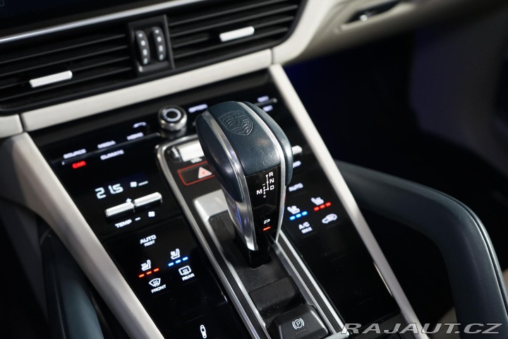 Porsche Cayenne Turbo Coupé Burmester Zár 2019