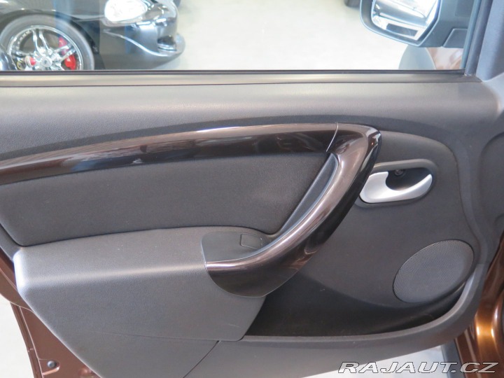 Dacia Duster 1.6 16V 4x4,klima,tažné 2011