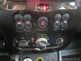Dacia Duster 1.6 16V 4x4,klima,tažné 2011