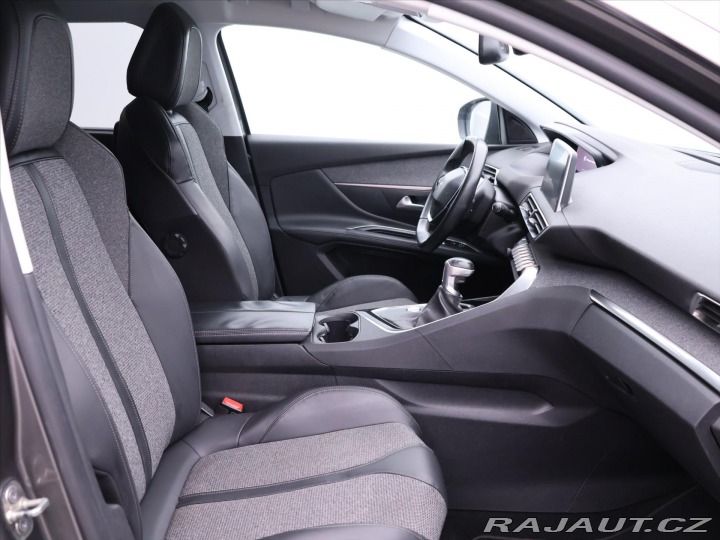 Peugeot 5008 1,2 PT Premium serv.kn. 7 2017