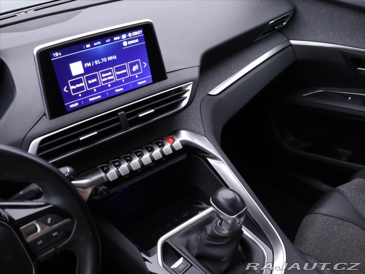 Peugeot 5008 1,2 PT Premium serv.kn. 7 2017