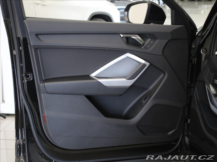 Audi Q3 1,5 35TFSi S-Line MMI Bez 2025
