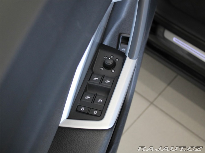 Audi Q3 1,5 35TFSi S-Line MMI Bez 2025