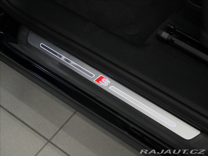 Audi Q3 1,5 35TFSi S-Line MMI Bez 2025
