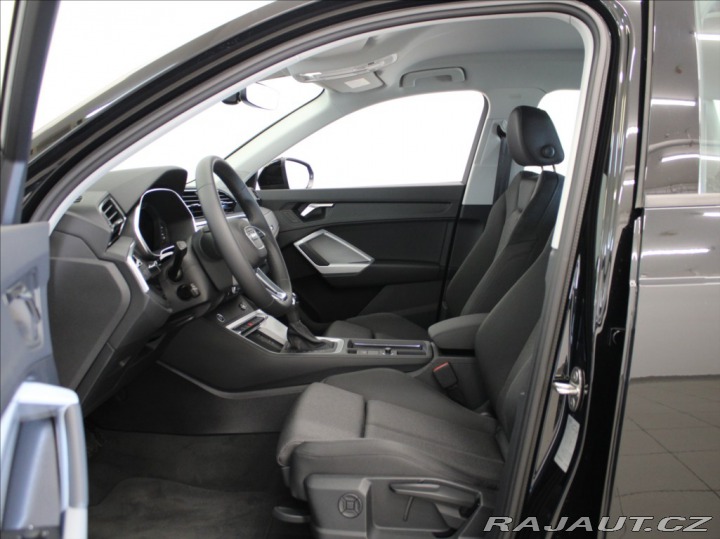 Audi Q3 1,5 35TFSi S-Line MMI Bez 2025