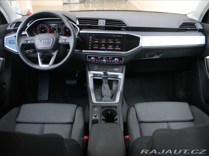 Audi Q3 1,5 35TFSi S-Line MMI Bez 2025