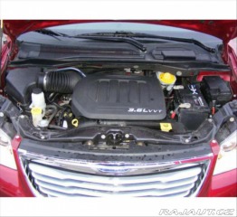Chrysler Town & Country 3,6 V6, benzin + LPG 2013
