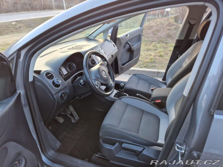 Volkswagen Golf 1,6 VI Plus Life 2013