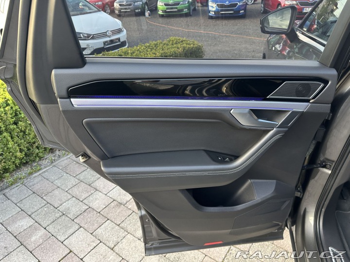 Volkswagen Touareg 4,0TDI 310kw R-Line TAŽNÉ 2019