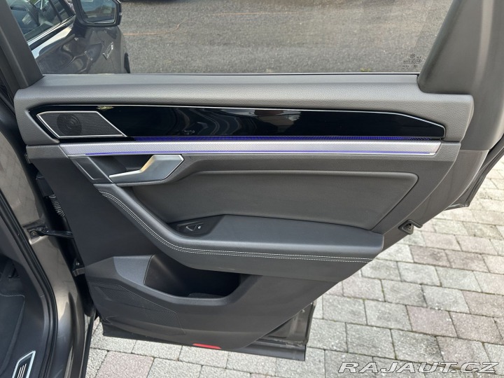 Volkswagen Touareg 4,0TDI 310kw R-Line TAŽNÉ 2019
