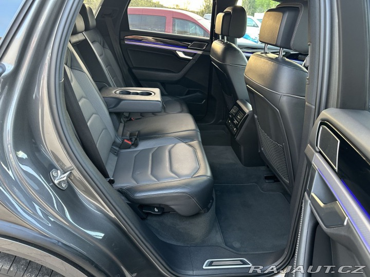Volkswagen Touareg 4,0TDI 310kw R-Line TAŽNÉ 2019