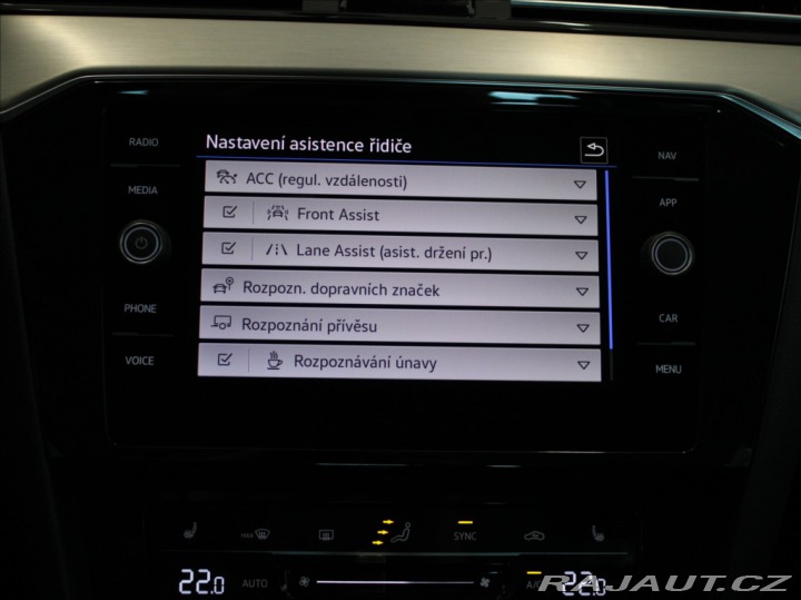 Volkswagen Passat 2,0 TDi 147kW 4M R-line I 2025