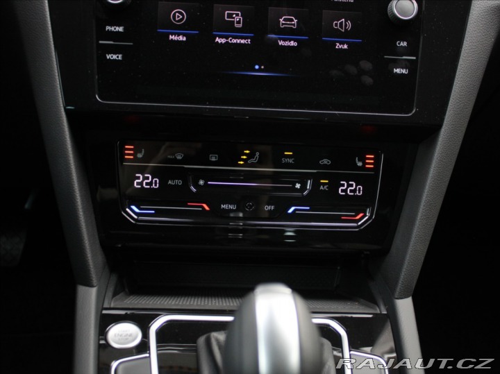 Volkswagen Passat 2,0 TDi 147kW 4M R-line I 2025