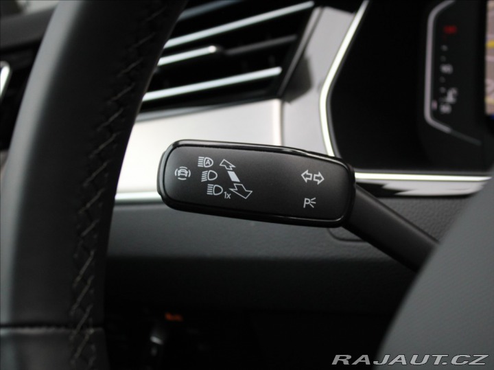 Volkswagen Passat 2,0 TDi 147kW 4M R-line I 2025