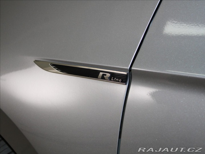 Volkswagen Passat 2,0 TDi 147kW 4M R-line I 2025