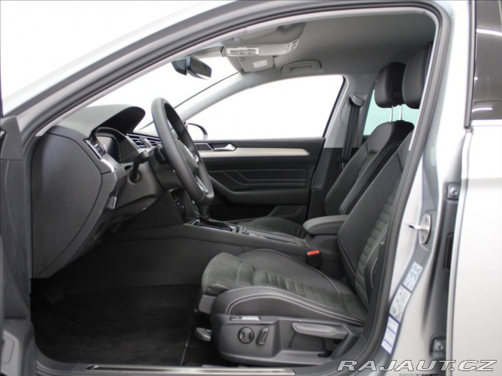 Volkswagen Passat 2,0 TDi 147kW 4M R-line I 2025