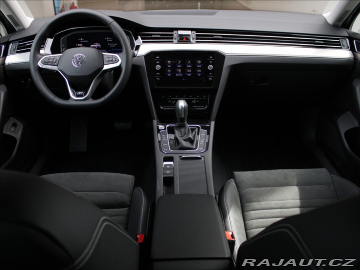 Volkswagen Passat 2,0 TDi 147kW 4M R-line I 2025