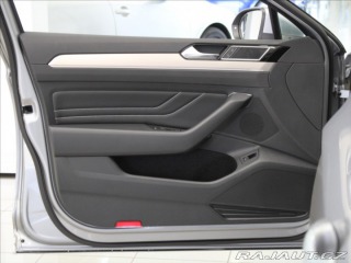 Volkswagen Passat 2,0 TDi 147kW 4M R-line I 2025