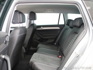 Volkswagen Passat 2,0 TDi 147kW 4M R-line I 2025