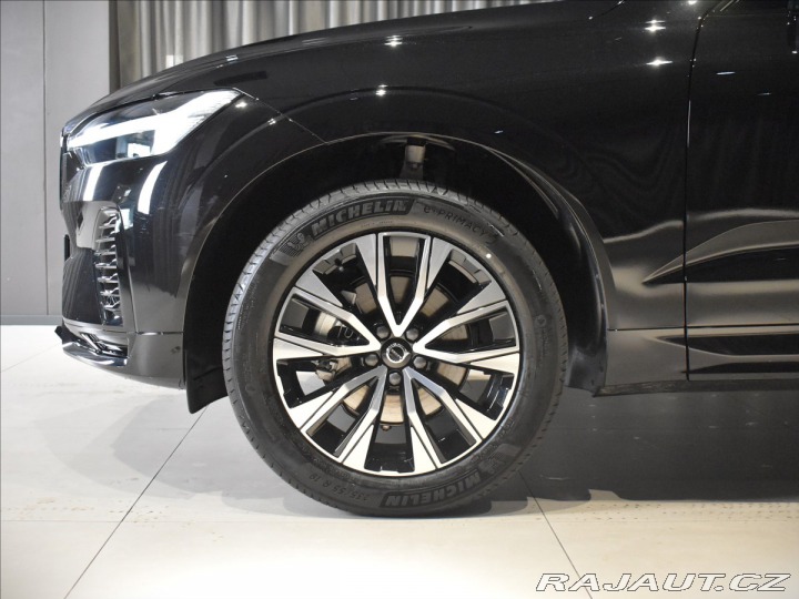 Volvo XC60 2,0 B5 AWD Plus Dark 2025