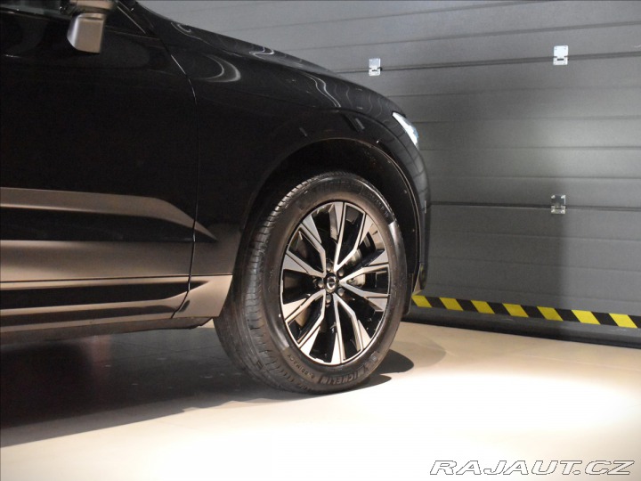 Volvo XC60 2,0 B5 AWD Plus Dark 2025