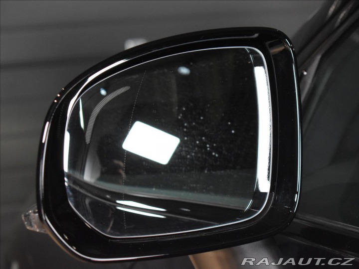 Volvo XC60 2,0 B5 AWD Plus Dark 2025