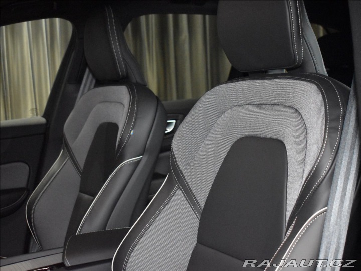 Volvo XC60 2,0 B5 AWD Plus Dark 2025