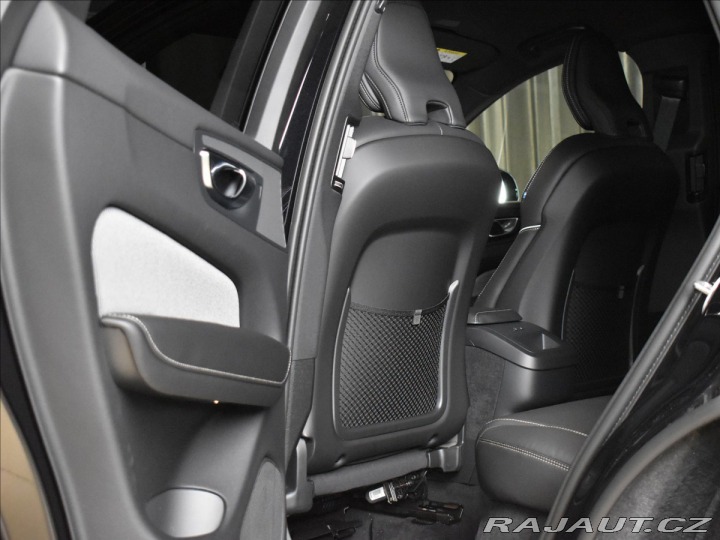 Volvo XC60 2,0 B5 AWD Plus Dark 2025