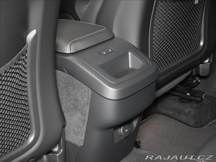 Volvo XC60 2,0 B5 AWD Plus Dark 2025