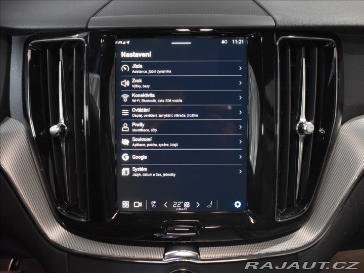 Volvo XC60 2,0 B5 AWD Plus Dark 2025