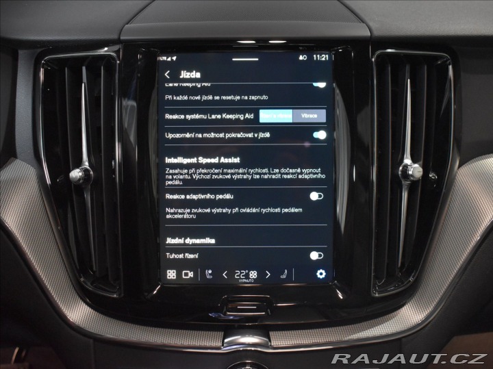 Volvo XC60 2,0 B5 AWD Plus Dark 2025