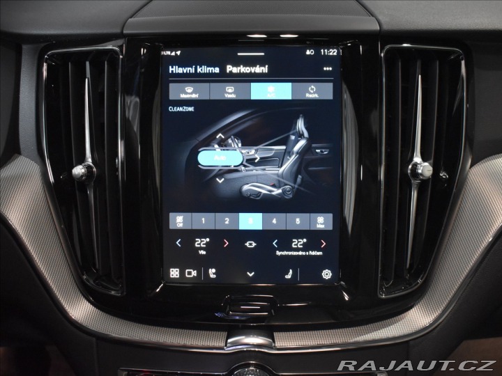 Volvo XC60 2,0 B5 AWD Plus Dark 2025