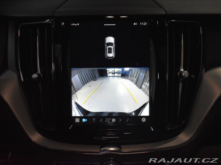 Volvo XC60 2,0 B5 AWD Plus Dark 2025