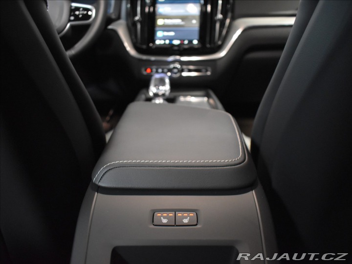 Volvo XC60 2,0 B5 AWD Plus Dark 2025