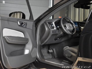 Volvo XC60 2,0 B5 AWD Plus Dark 2025