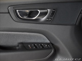 Volvo XC60 2,0 B5 AWD Plus Dark 2025